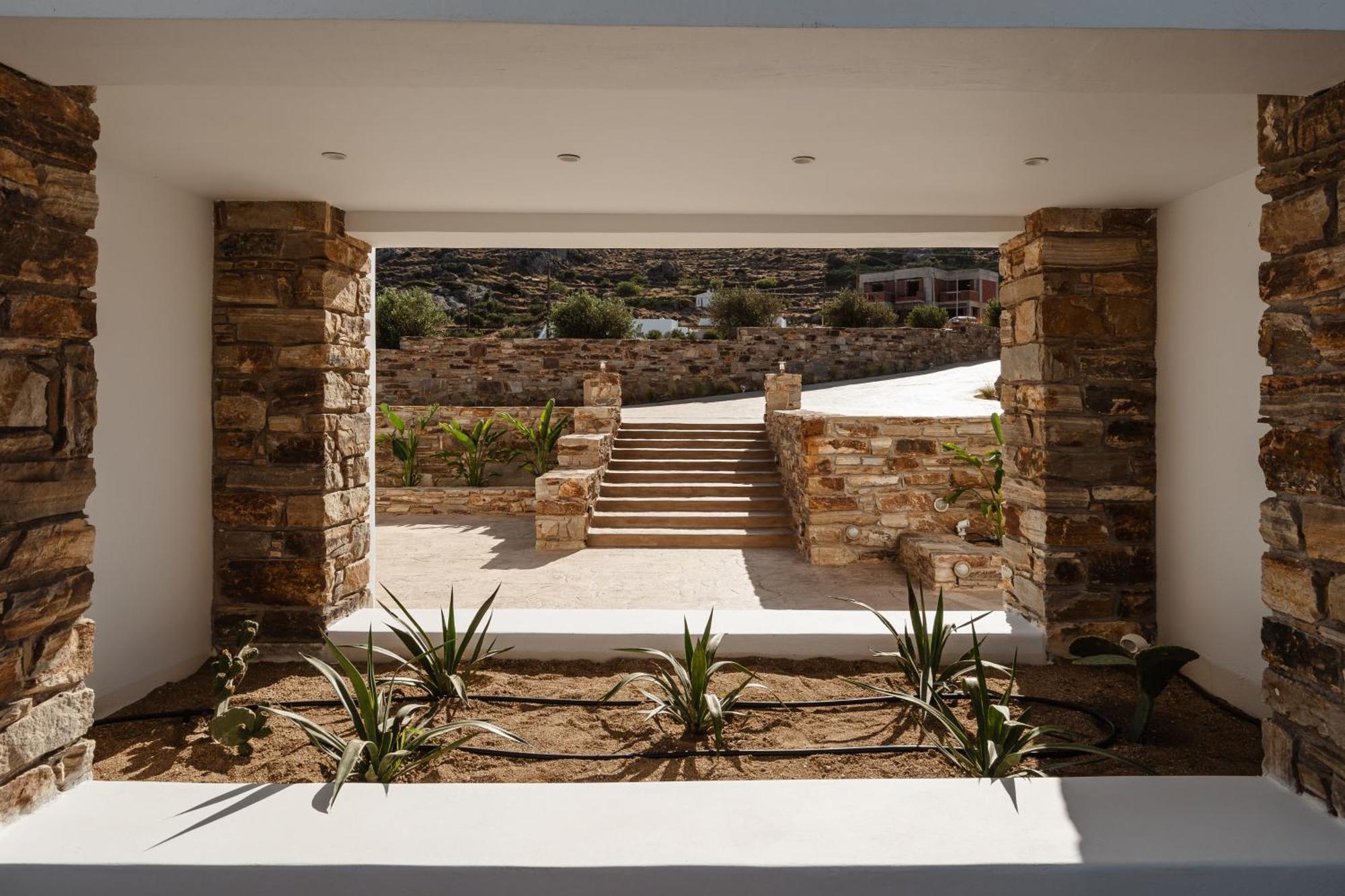 Thalelion 3 Bedroom With Private Pool And Jacuzzi Naxos City