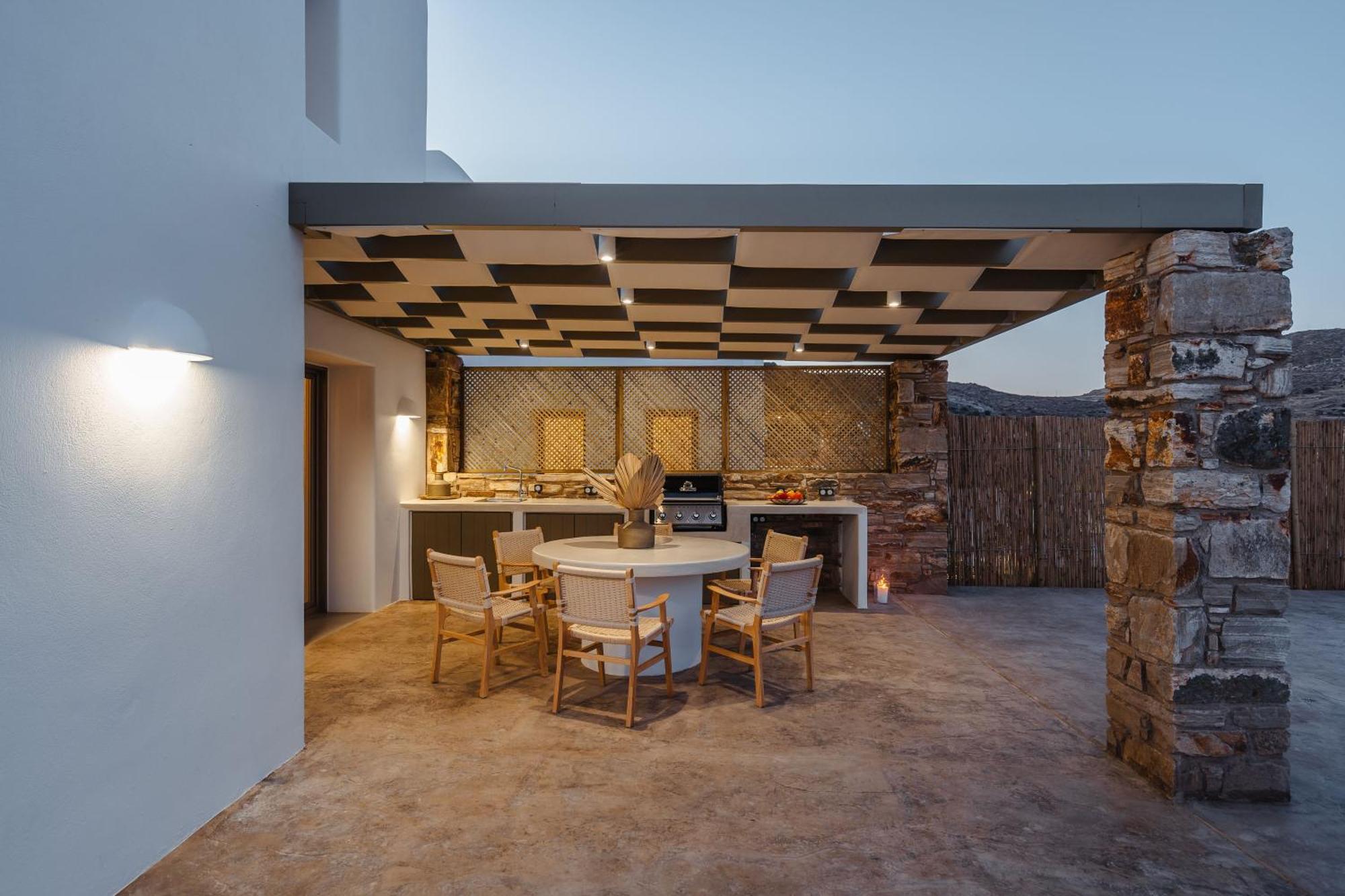 Thalelion 3 Bedroom With Private Pool And Jacuzzi Naxos City