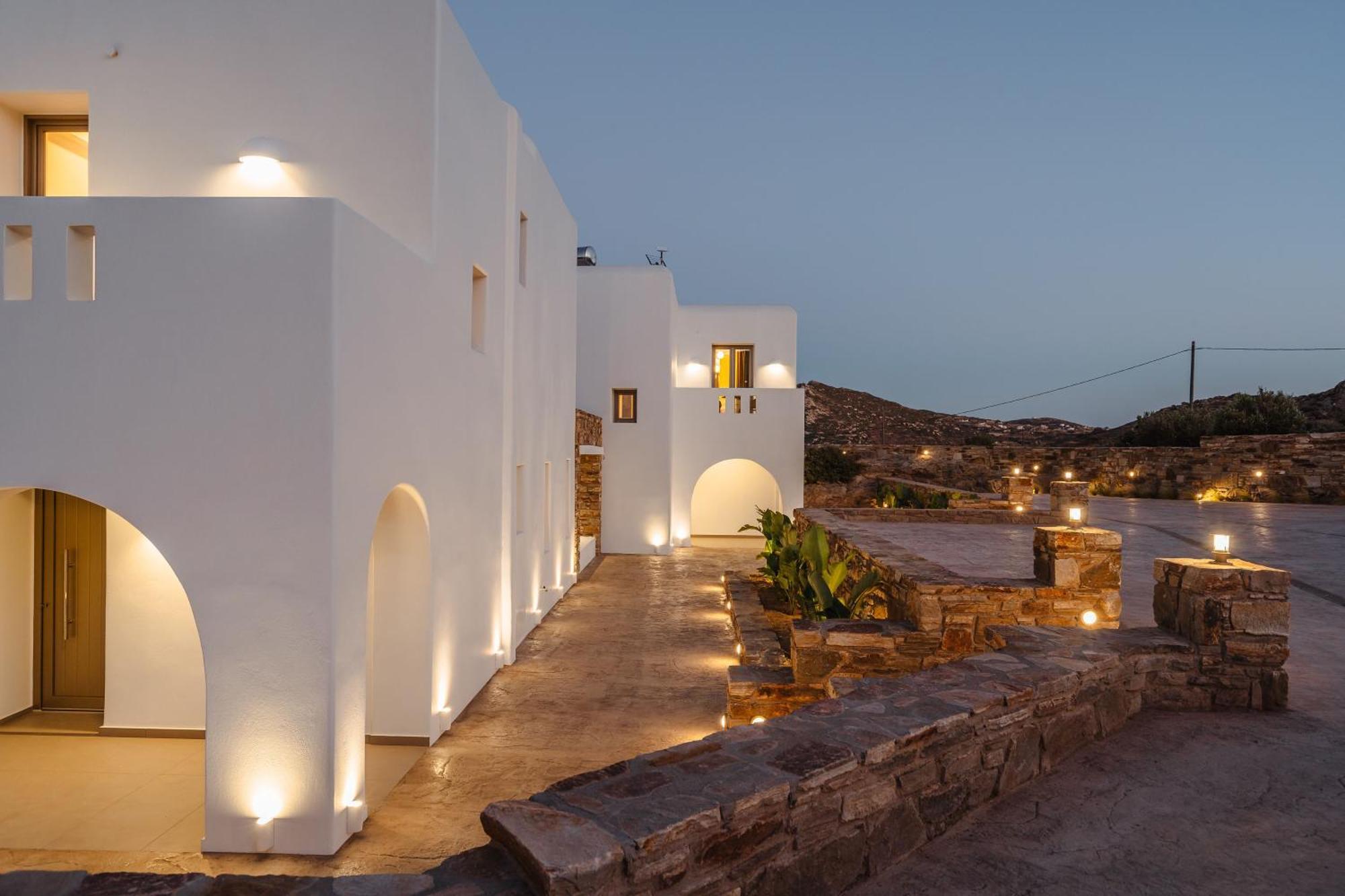 Thalelion 3 Bedroom With Private Pool And Jacuzzi * Naxos City