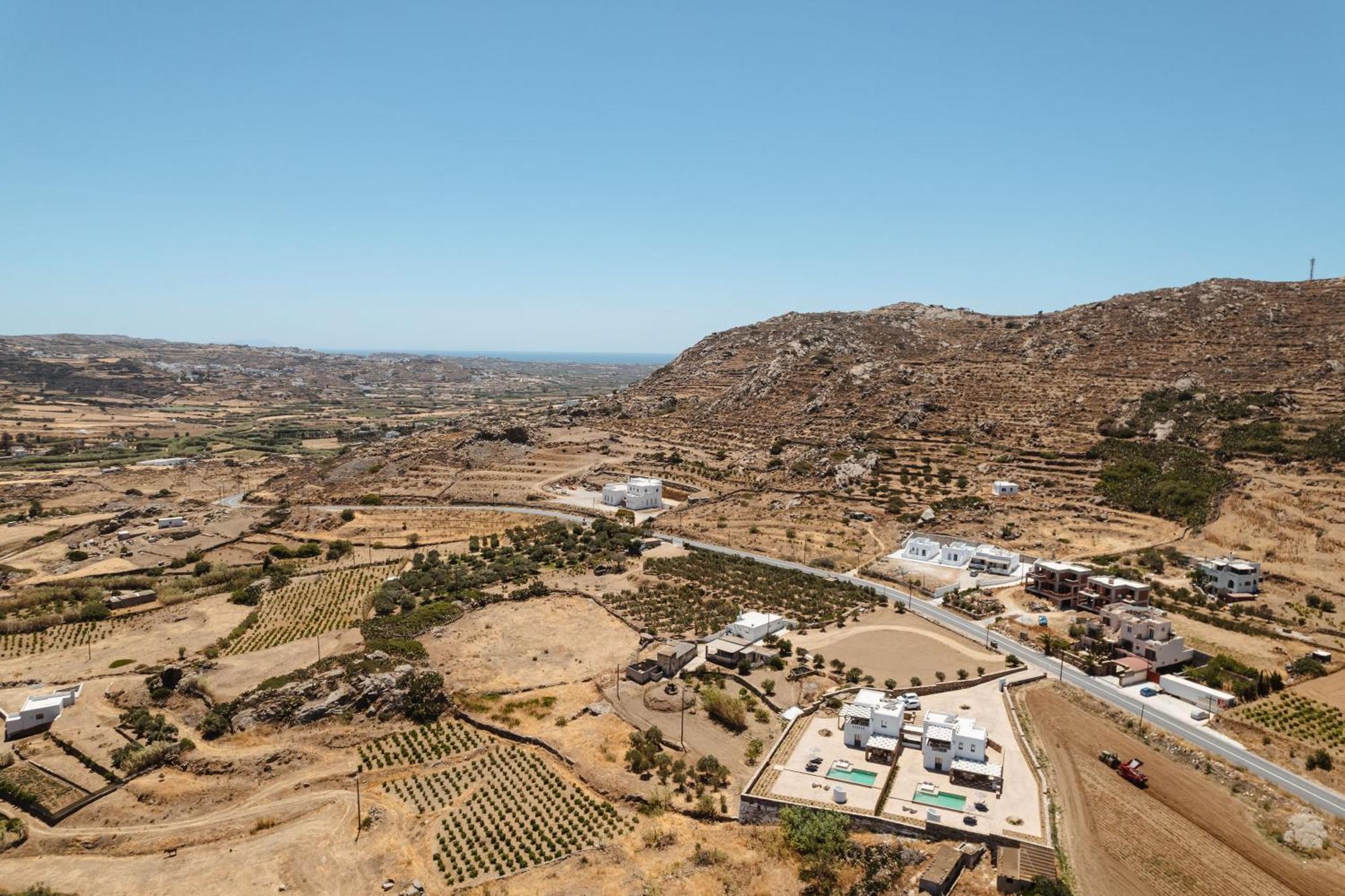 Thalelion 3 Bedroom With Private Pool And Jacuzzi Naxos City